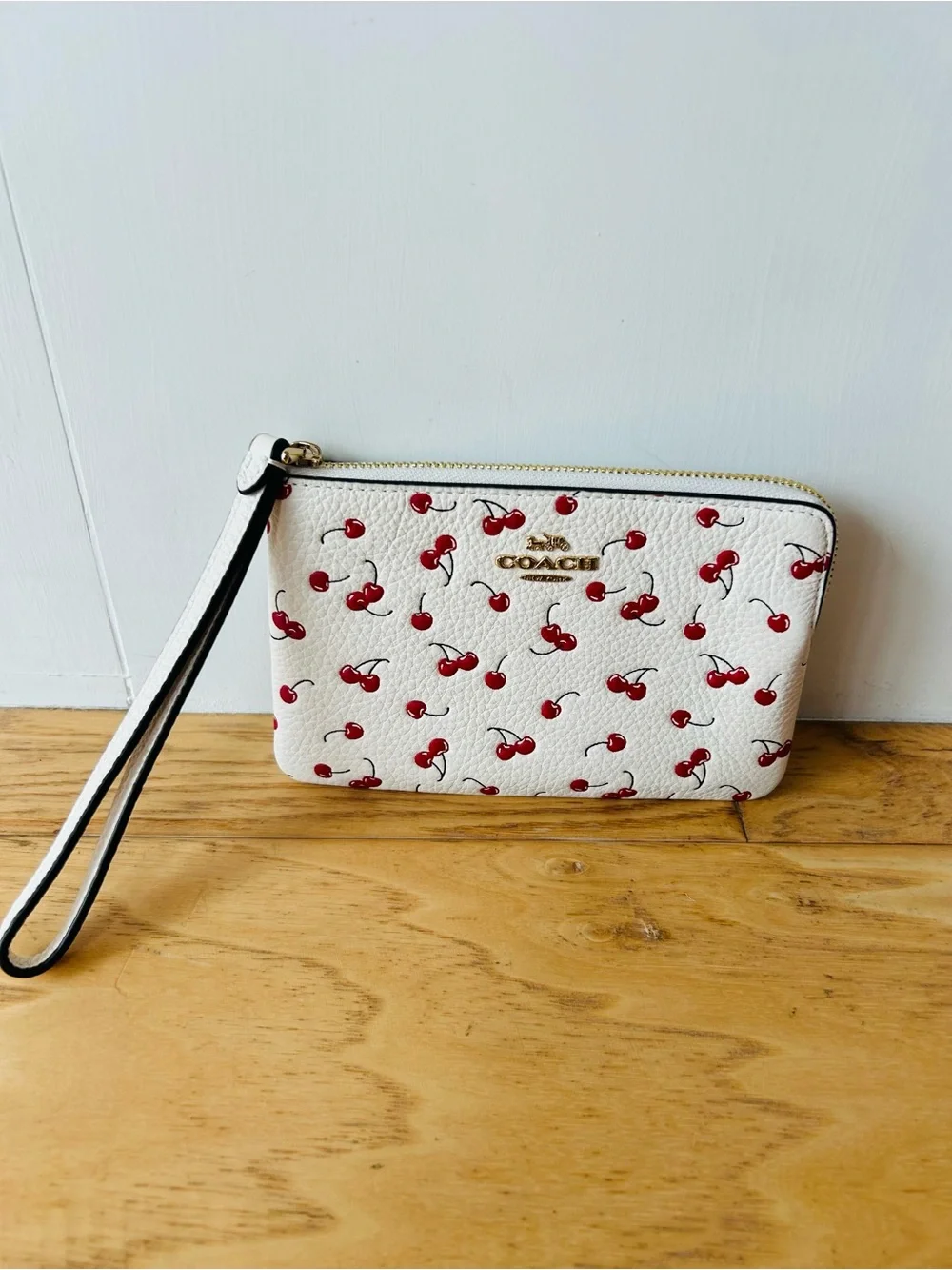 Coach NWT Cherry Wristlet Pebble Leather Zipper Closure Chalk White